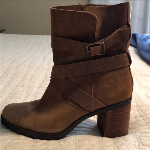 Clarks leather boots with heel - Picture 2 of 7